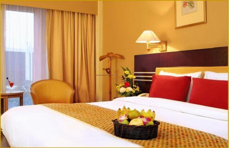 Tiara Medan Hotel & Convention Center Exterior foto