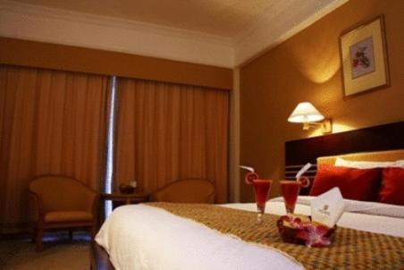 Tiara Medan Hotel & Convention Center Exterior foto
